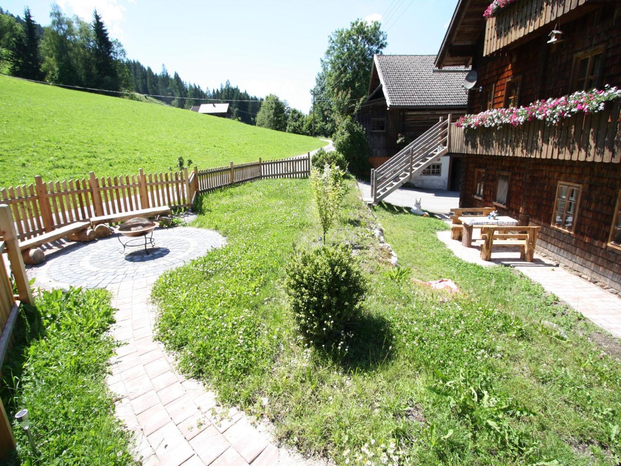 Sprawling Mansion near Ski Area in Salzburg Eben Im Pongau Exterior foto